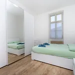 Guesthost - Ricasoli Garden Modern Apartamento Udine