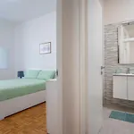 Guesthost - Ricasoli Garden Modern Apartamento