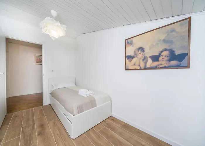 Guesthost - Ricasoli Garden Modern * Udine