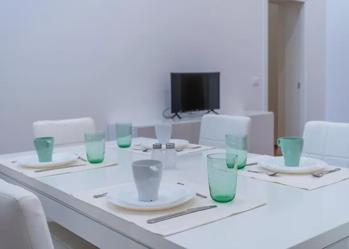 Guesthost - Ricasoli Garden Modern * Udine